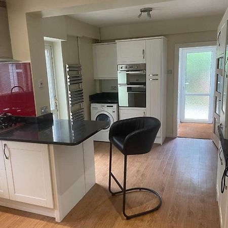 5 Bed House, 32 Tutbury Avenue, Cannon Park, Coventry, Cv4 7Bj Villa Eksteriør billede