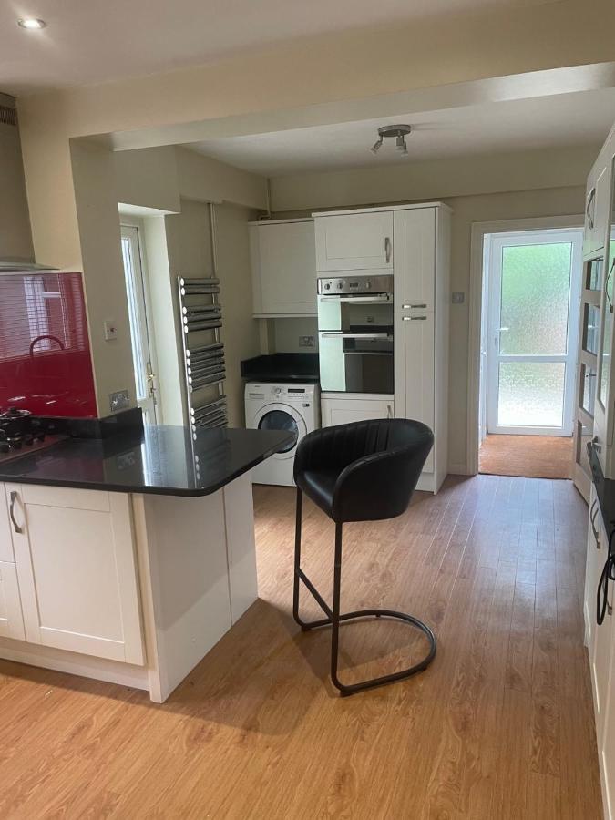 5 Bed House, 32 Tutbury Avenue, Cannon Park, Coventry, Cv4 7Bj Villa Eksteriør billede