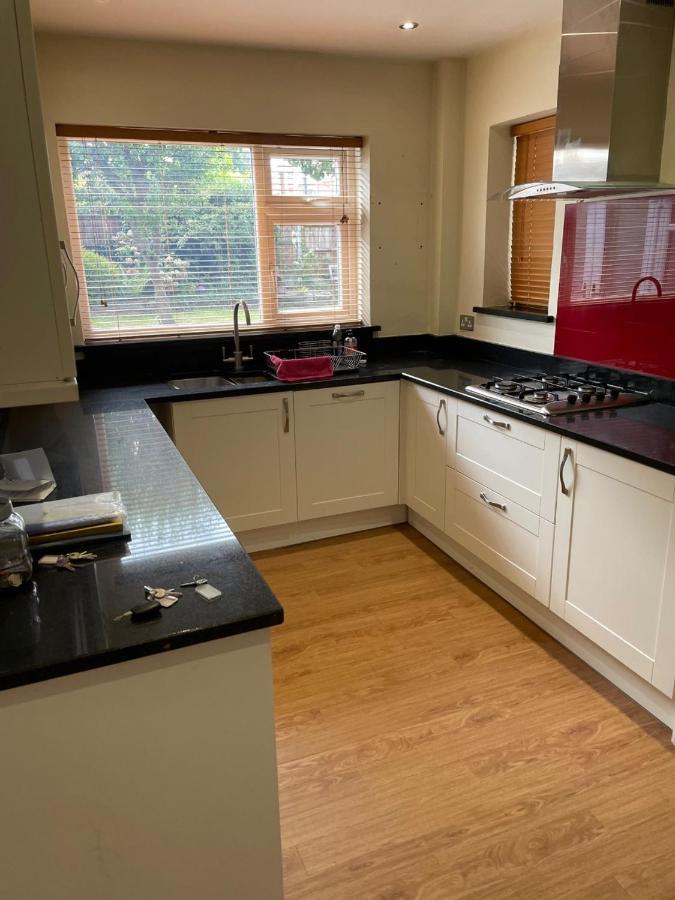 5 Bed House, 32 Tutbury Avenue, Cannon Park, Coventry, Cv4 7Bj Villa Eksteriør billede