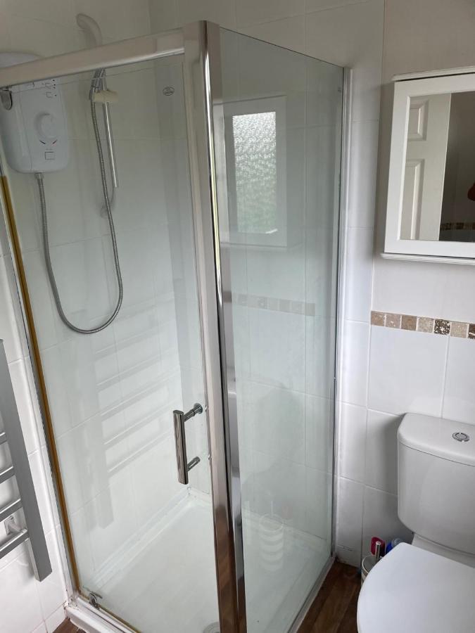 5 Bed House, 32 Tutbury Avenue, Cannon Park, Coventry, Cv4 7Bj Villa Eksteriør billede