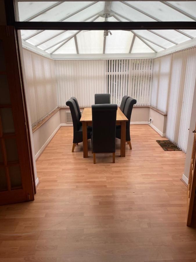 5 Bed House, 32 Tutbury Avenue, Cannon Park, Coventry, Cv4 7Bj Villa Eksteriør billede